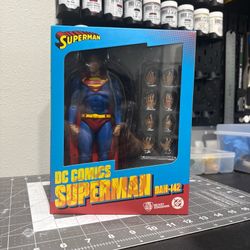 Beast kingdom Superman