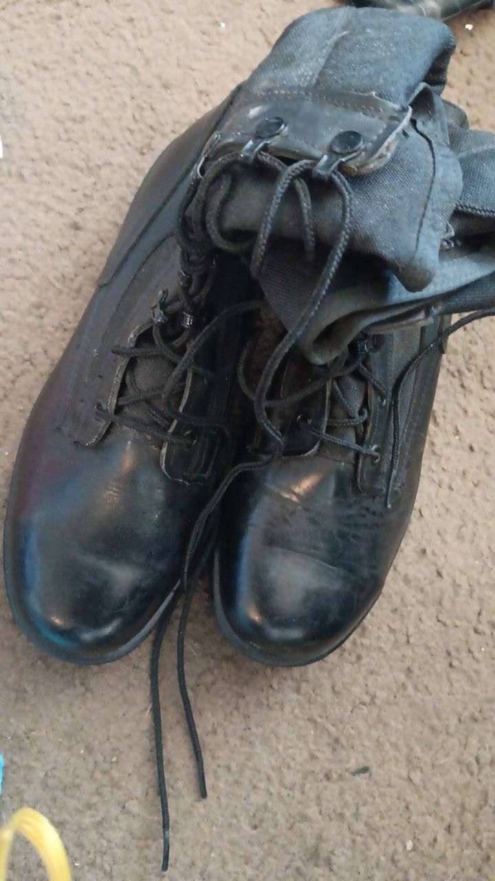 Belleville Belleville Men's 300ST Leather Steel Toe Combat Boots Black Size 7W