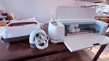 Cricut Maker, Cricut Easy Press and HTVront heat press