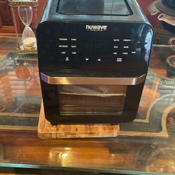 Nuwave Brio Air Fryer/ Rotisserie Oven-New