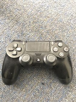 PS4 controller