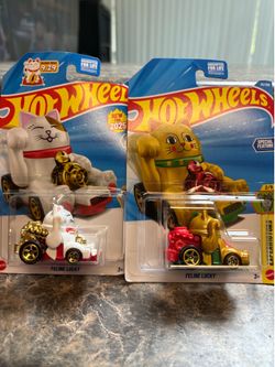 Hot wheels, feline lucky, both colors
