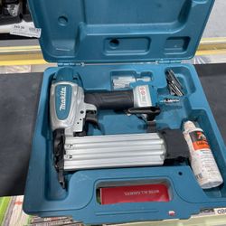 Makita 18 Gauge Nailer