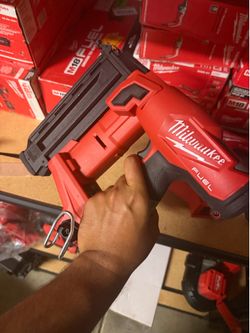 Milwaukee 18 gauge nailer