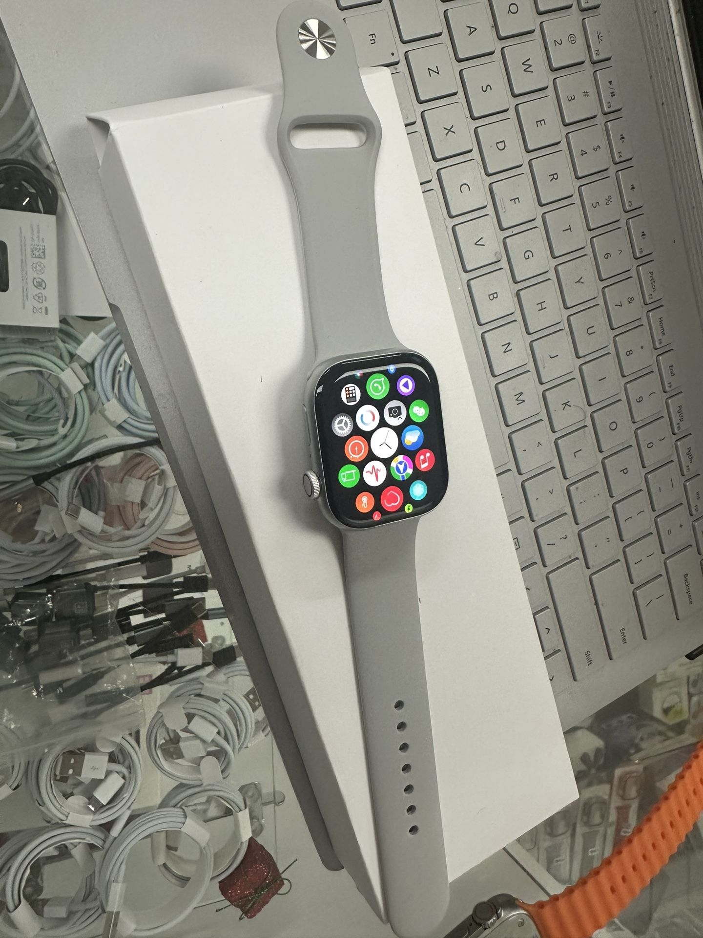Brand New Apple Watch Gen Series 45mm Midnight Aluminum