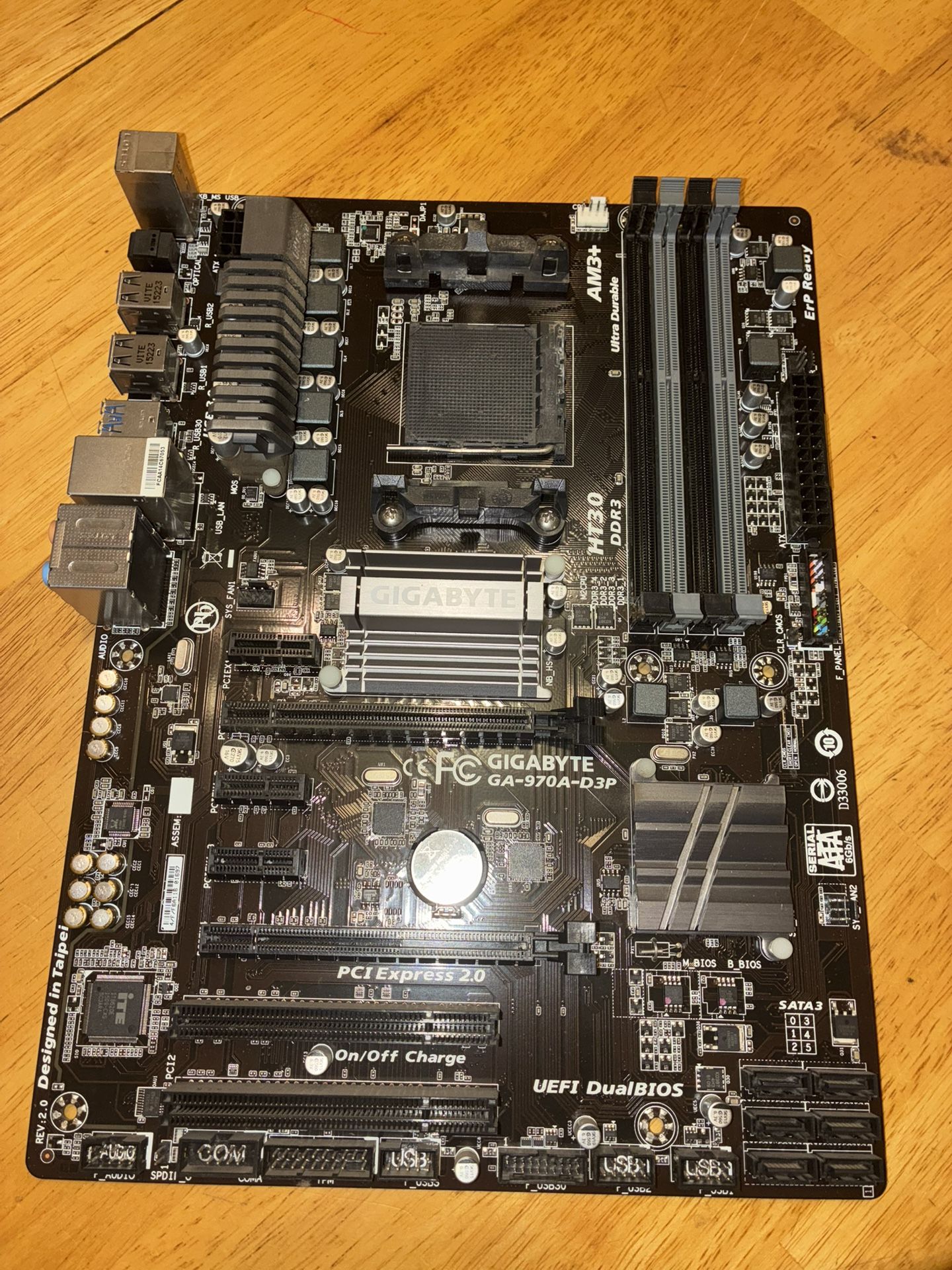 Motherboard - Gigabyte AM3+ DDR3
