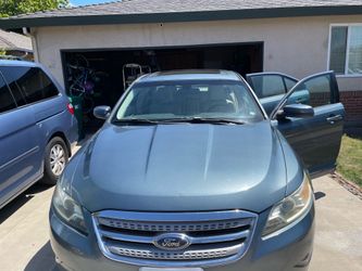 2010 Ford Taurus