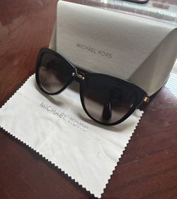Michael Kors Sunglass