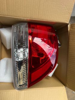 Left tail light Dodge Durango 2011 to 2013