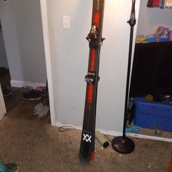 Skies  Volki M5 Mantra