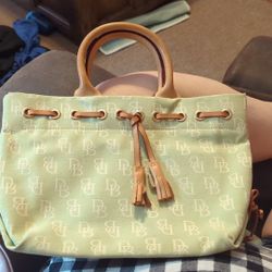 Beautiful vintage Dooney & Bourke Handbag