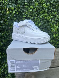 Nike Force 1 Low EasyOn Baby/Toddler Shoes White/White/White) Size 4 $25 Firm 
