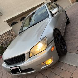 2003 Lexus iS300