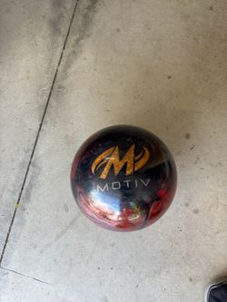 Motiv Bowling Ball