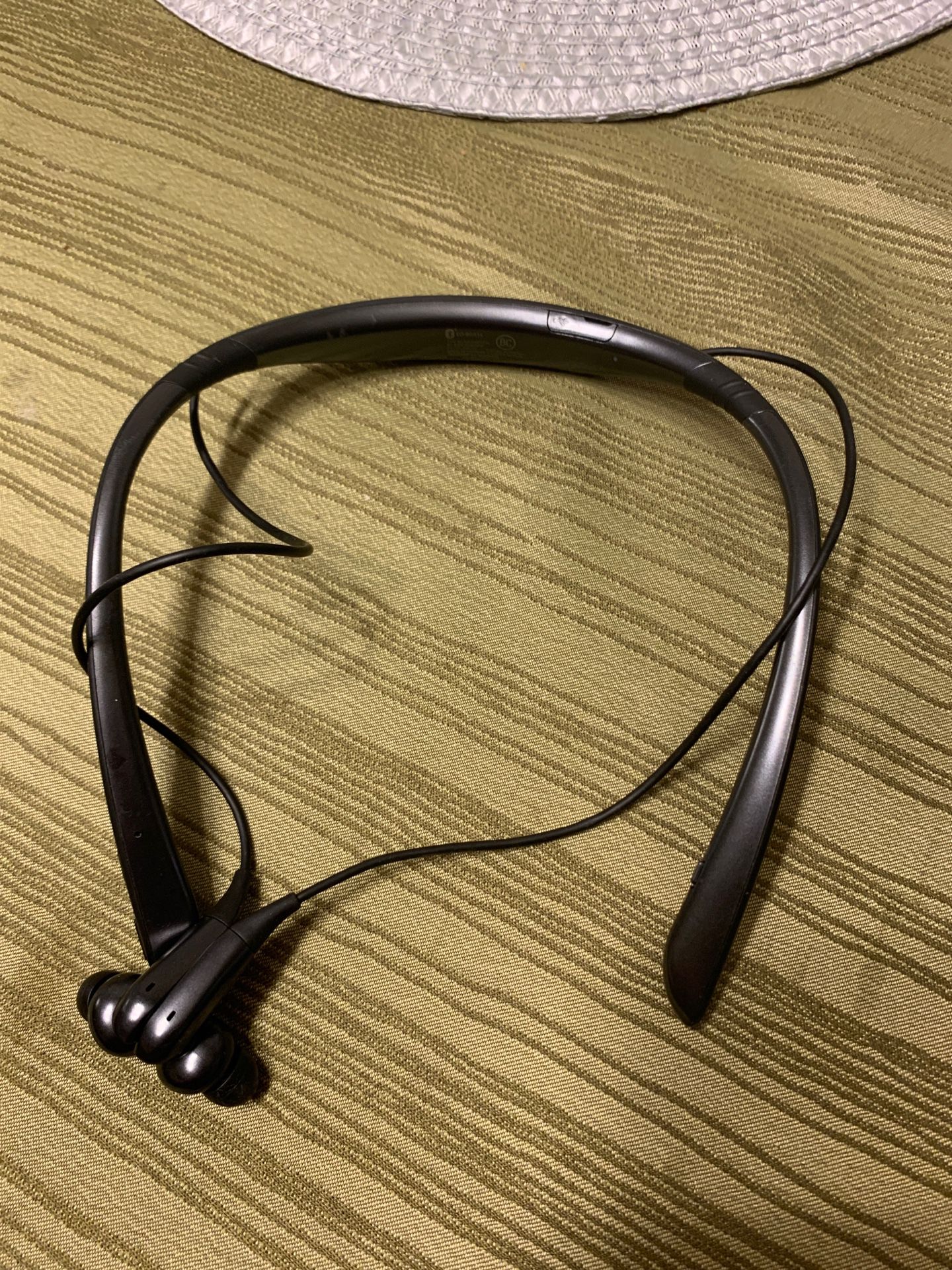 Samsung level wireless headphones