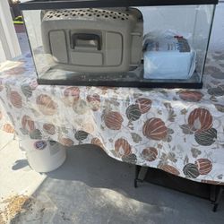  Tank ,puppy Pads & Enclosure For Small Animal 