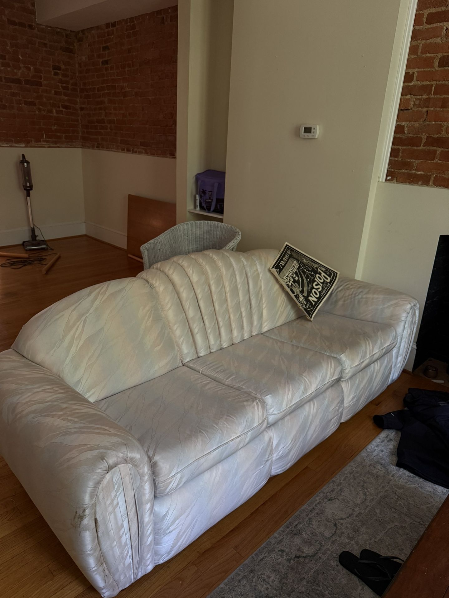 FREE COUCH