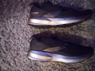 Brooks Levitate 3 Limited Edition WM 6.5 $60