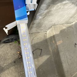 New 4pack LED Light Bulbs 4ft
