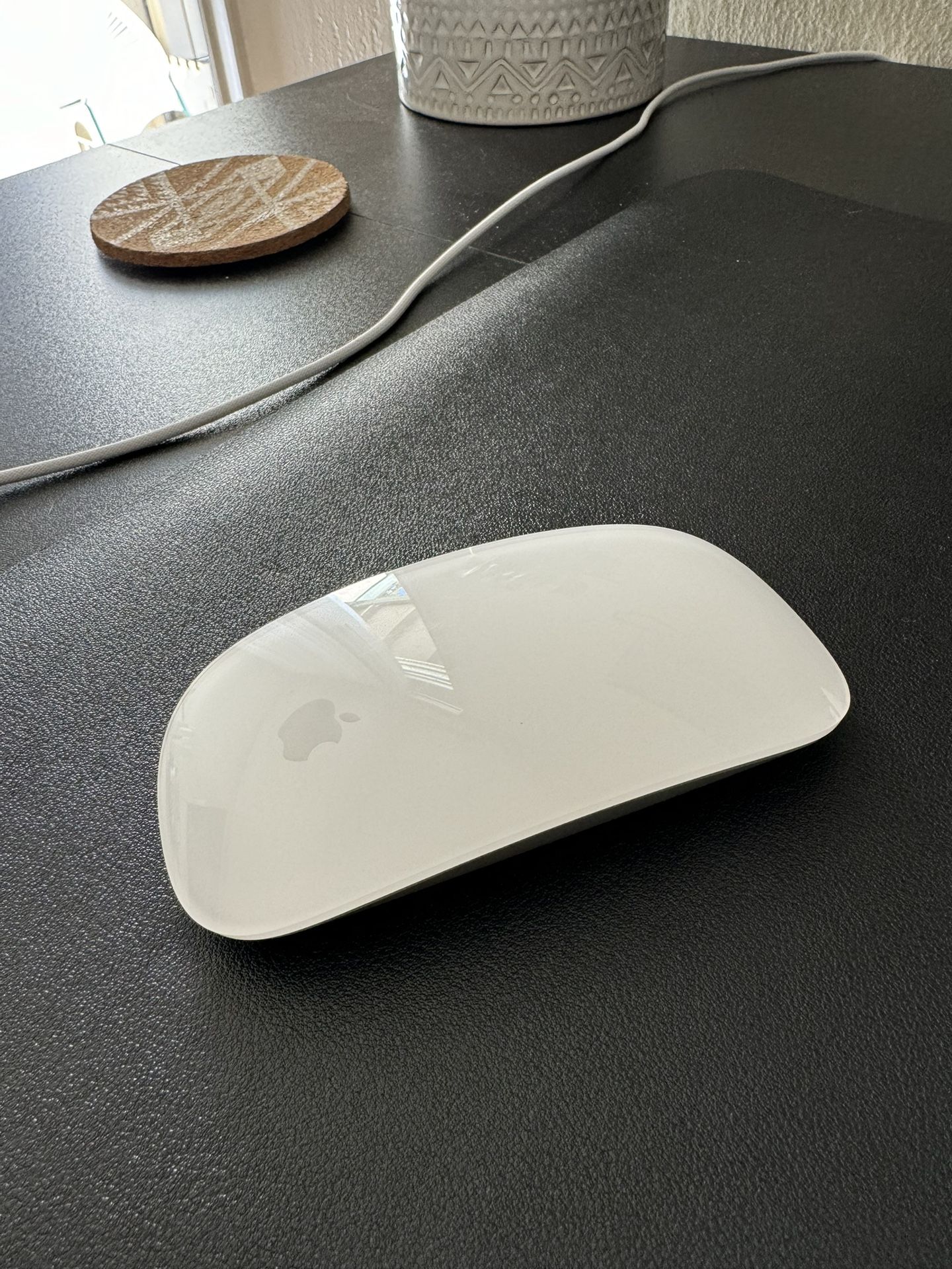 Magic Mouse - White Multi-Touch Surface