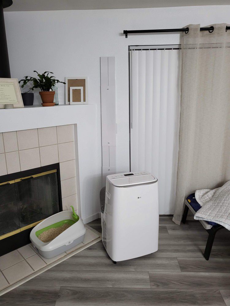 LG Portable Air Conditioner with Wifi 10000 BTU