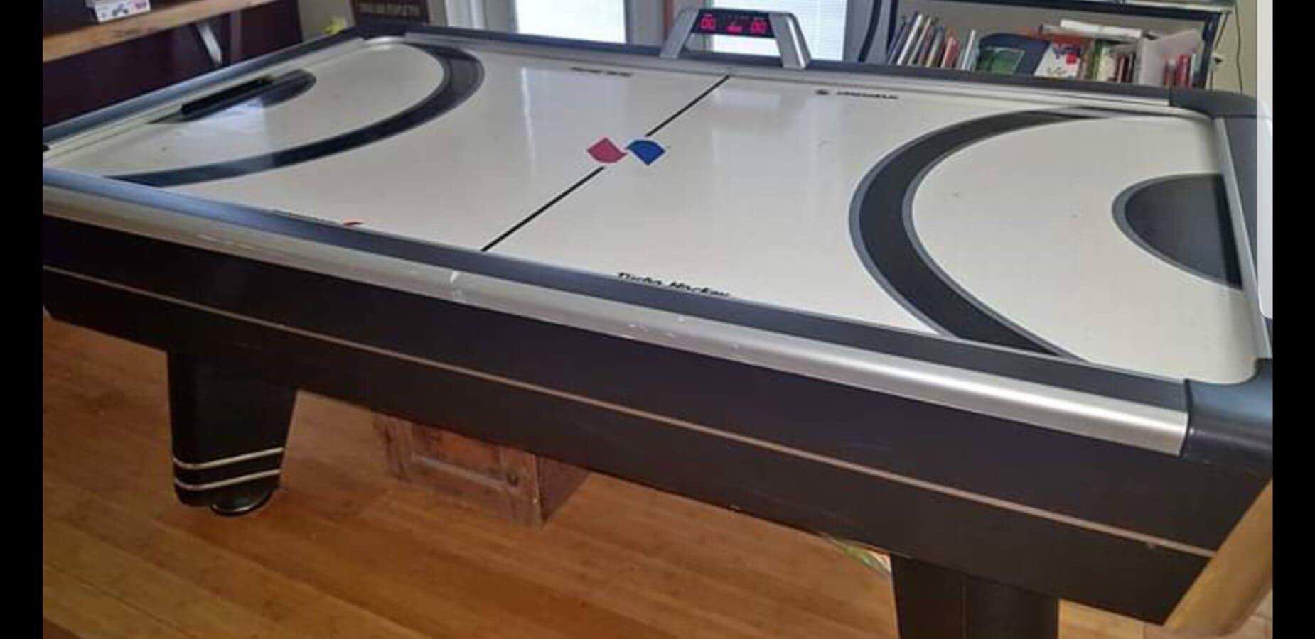Air Hockey table - Good working condition