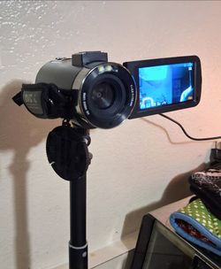 Sony 1080P Video Digital 30MP Vlogging Camera Camcorder w/ extended Bluetooth ONN Selfie stick