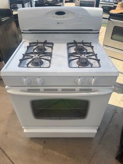 Gas oven range Maytag super clean