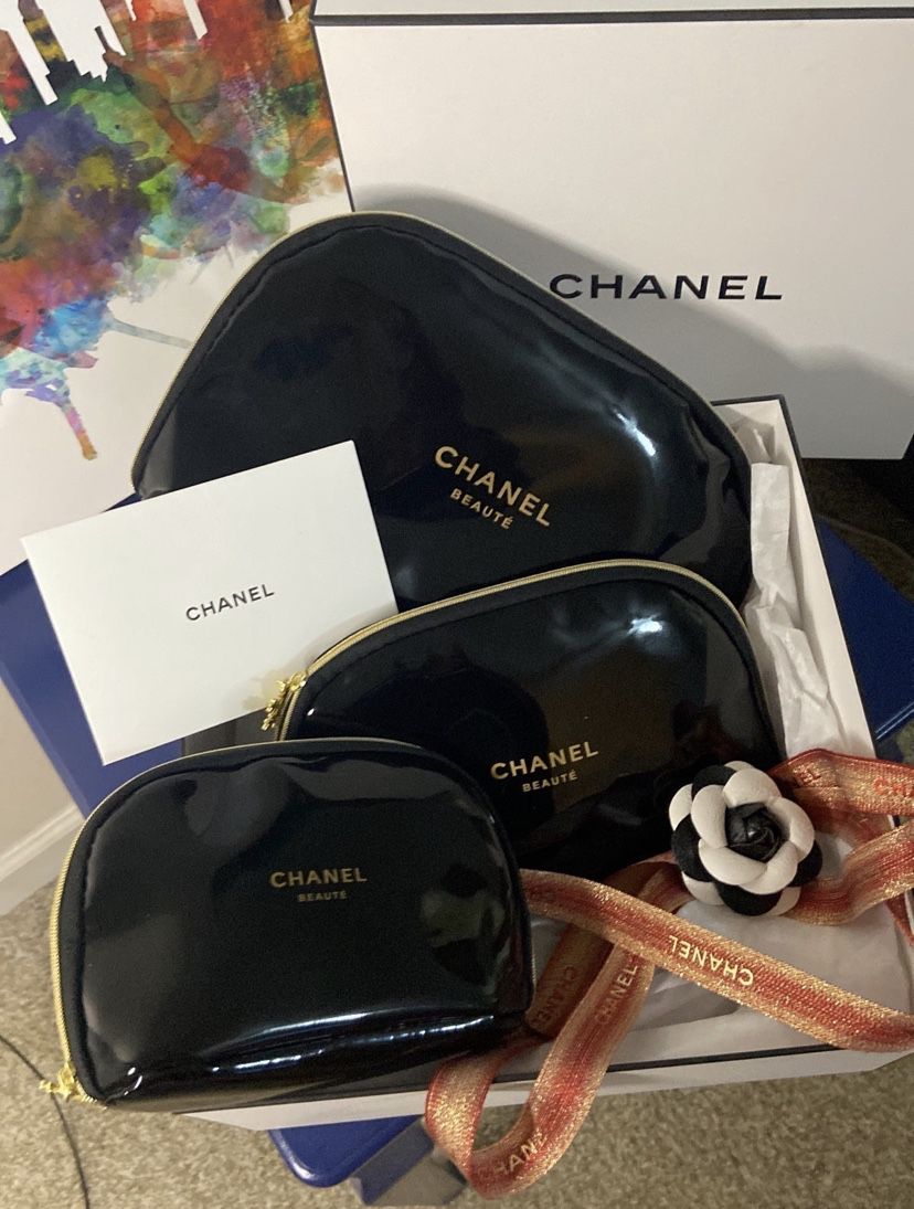Chanel Cosmetic bag Trio for Sale in Hampton, GA - OfferUp