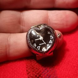 Love Heart Quartz Ring Watch 