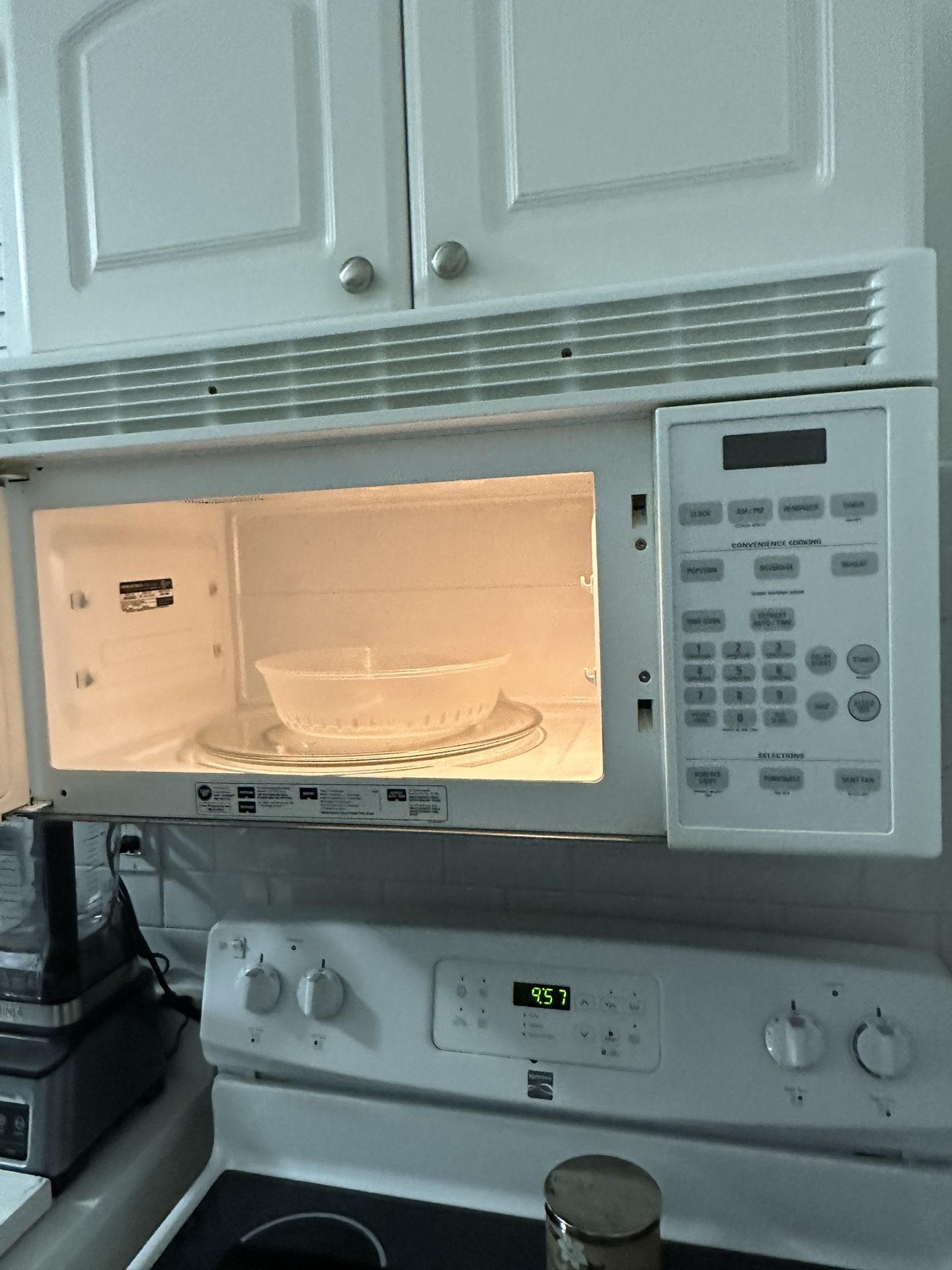 Microwave With Vent 