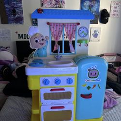Toddler Play Kitchen 