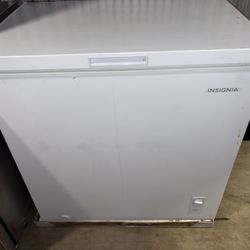 Insignia White Freezer 