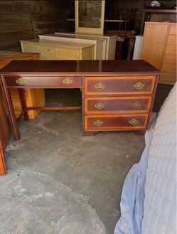 Martinsville Desk🟣🟣🟣🟣