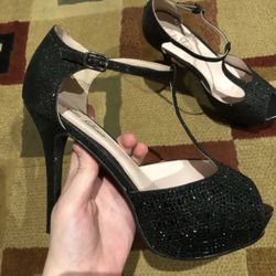 Bella Luna Black Heels (Size 10)