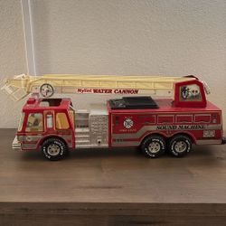 Nylons Fire Truck. Battery Operated Antique