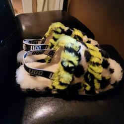UGG  Slippers
