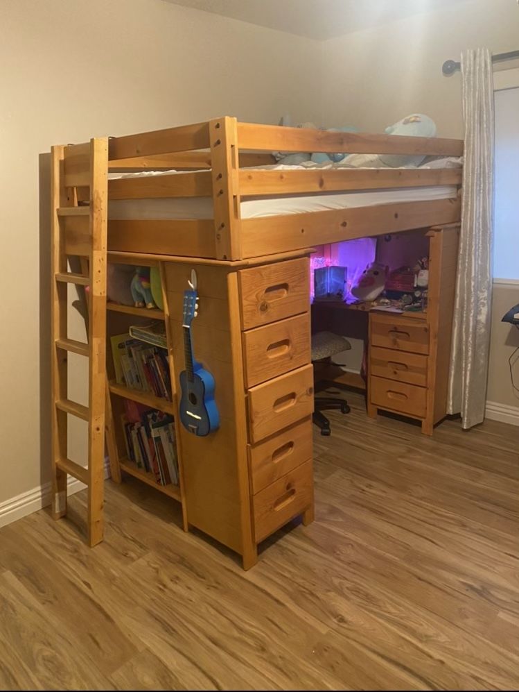 2 Bunk Beds With Desk And Storage 