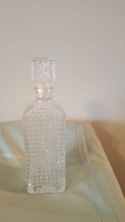 Beautiful Vintage Crystal Whisky/Wine Decanter with stopper