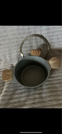 Country Kitchen Pot With Lid 8.5”