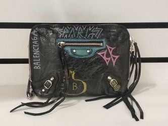 Balenciaga Classic Reporter Xs Chain Graffiti Black Shoulder Bag Vc1026lizmia