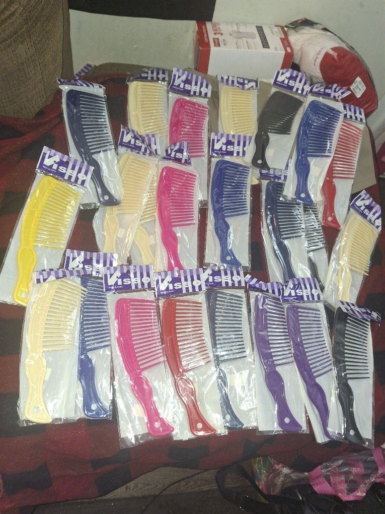 23 New Visso Combs Together