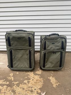 2 luggage (large and medium) expandable/2 wheeler