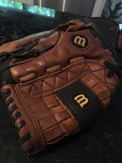 A500 Wilson youth glove