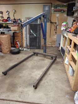 Engine hoist cherry picker
