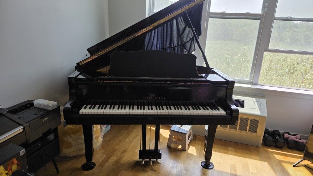 Young Chang G157 baby grand piano