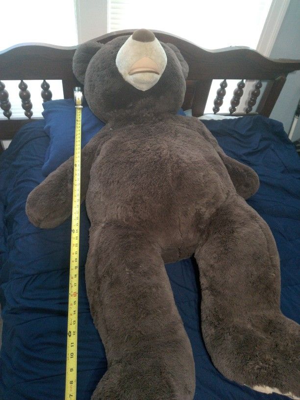 Giant 41/2 Foot Teddy 🧸 Bear.