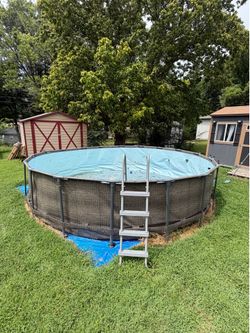 FREE POOL!!