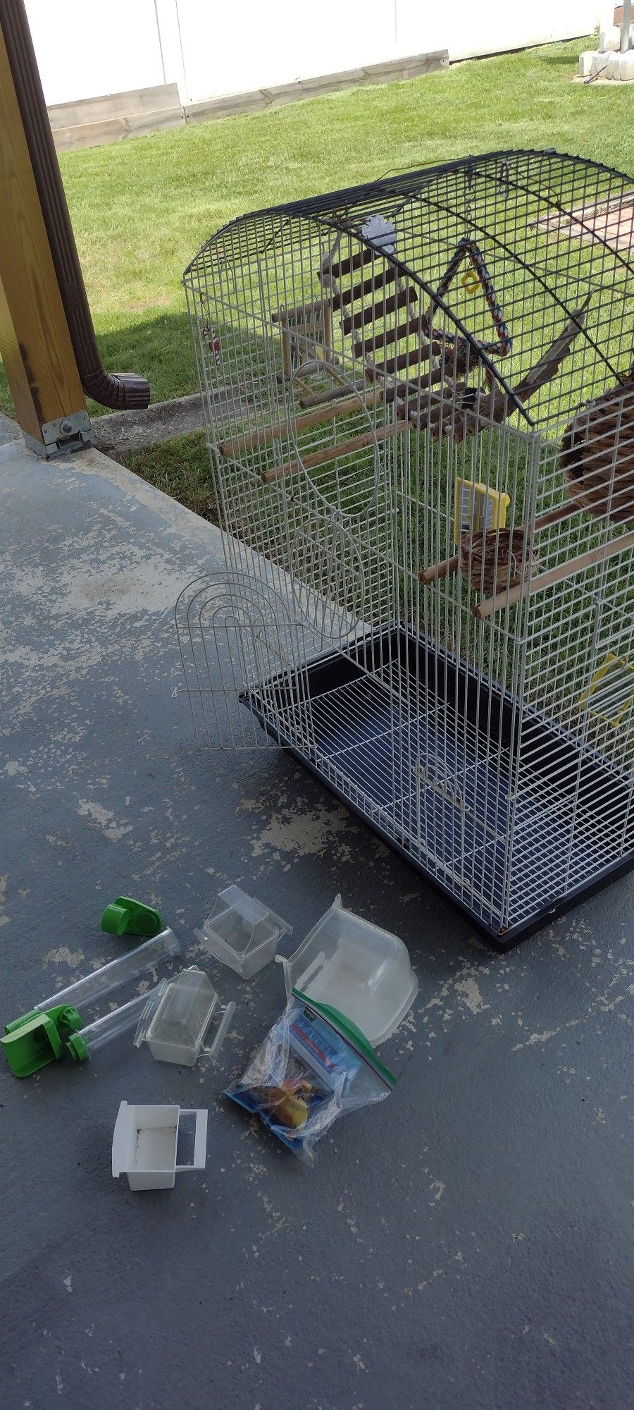 Bird Cage And Accessories 