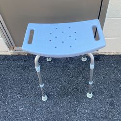 Medline Shower Chair / Shower Bench - Adjustable Height 